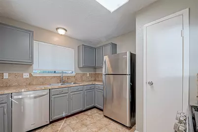 5105 Beaverhollow Drive, Houston, TX 77084 - Photo 15