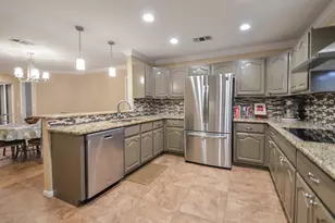 515 Regency Dr, El Campo, TX 77437 - Photo 15