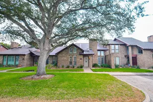 515 Regency Dr, El Campo, TX 77437 - Photo 3