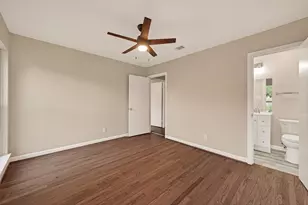 11206 Huggins Dr, Houston, TX 77035 - Photo 19