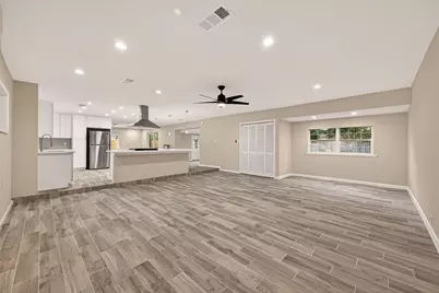 11206 Huggins Drive, Houston, TX 77035 - Photo 3