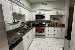 2011 Spenwick Dr, Houston, TX 77055 - Photo 9
