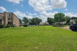 2011 Spenwick Dr, Houston, TX 77055 - Photo 31