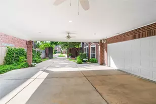 1734 Forestlake Dr, Sugar Land, TX 77479 - Photo 35