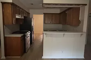 112 Birch St, Lake Jackson, TX 77566 - Photo 3