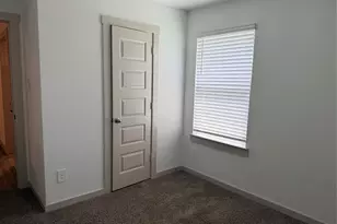 9834 Palm Royal Dr, Baytown, TX 77521 - Photo 5