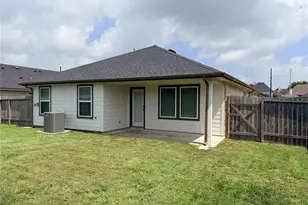 9834 Palm Royal Dr, Baytown, TX 77521 - Photo 19