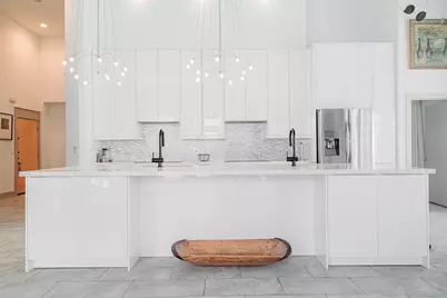 1901 Post Oak Boulevard #4102, Houston, TX 77056 - Photo 9