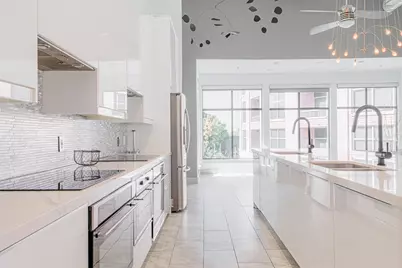 1901 Post Oak Boulevard #4102, Houston, TX 77056 - Photo 5