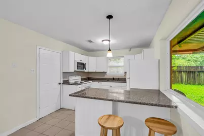 1303 S Fenner Avenue, Cleveland, TX 77327 - Photo 5