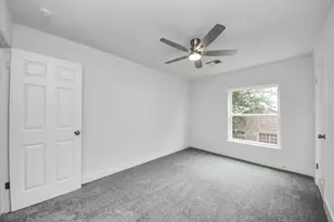 8919 Crazy Horse Trail, Houston, TX 77064 - Photo 37