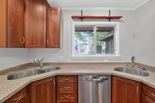 1122 Westover St, College Station, TX 77840 - Photo 9