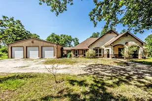 325 Planter Pointe Dr, Normangee, TX 77871 - Photo 1