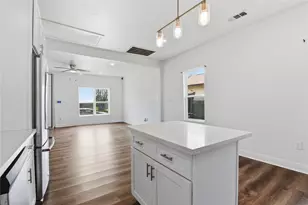 122 E James St, Baytown, TX 77520 - Photo 19