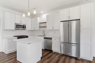 122 E James St, Baytown, TX 77520 - Photo 17