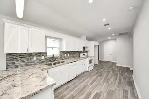 6613 Morrow St, Houston, TX 77091 - Photo 9