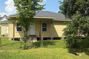 8033 Kenton St, Houston, TX 77028 - Photo 1