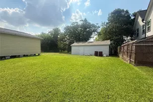 8033 Kenton St, Houston, TX 77028 - Photo 35