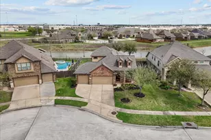 205 Bailey Brook Ln, Dickinson, TX 77573 - Photo 5
