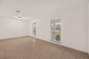 1003 Eastlake St, Houston, TX 77034 - Photo 3