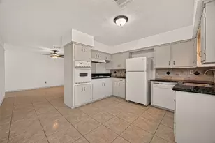 1003 Eastlake St, Houston, TX 77034 - Photo 11
