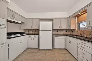 1003 Eastlake St, Houston, TX 77034 - Photo 13