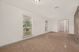 1003 Eastlake St, Houston, TX 77034 - Photo 5