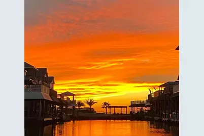 422 Windward Way, Tiki Island, TX 77554 - Photo 39