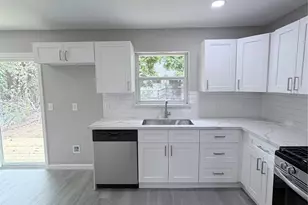 222 S Cobb St, Texas City, TX 77591 - Photo 9