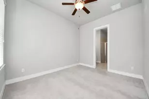 5720 Petty St, Houston, TX 77007 - Photo 3