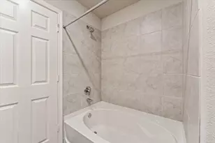 819 Faison Ct, Conroe, TX 77316 - Photo 11