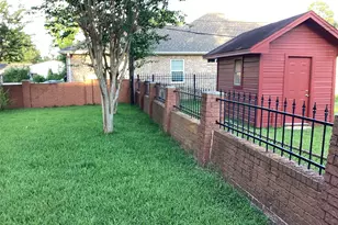 10906 White Thorn St St, Houston, TX 77016 - Photo 27