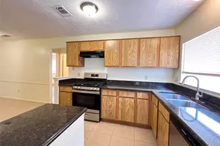 12242 Westlock Dr, Tomball, TX 77377 - Photo 5