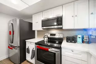 7272 Crownwest St, Houston, TX 77072 - Photo 9