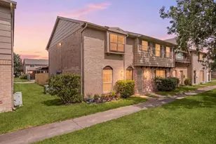 7272 Crownwest St, Houston, TX 77072 - Photo 1