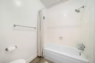 7272 Crownwest St, Houston, TX 77072 - Photo 15