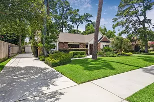 4615 Golf Dr, Houston, TX 77018 - Photo 3