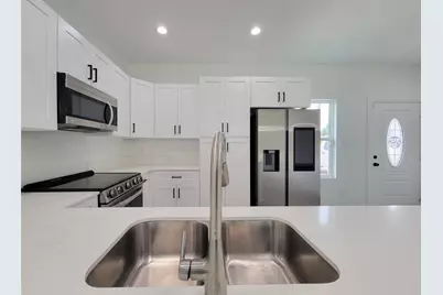 7813 Hirsch Road #B, Houston, TX 77016 - Photo 11