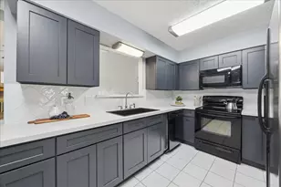 320 Creek Bend Dr, League City, TX 77573 - Photo 7