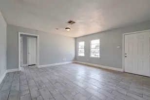 5859 Westover St, Houston, TX 77033 - Photo 9