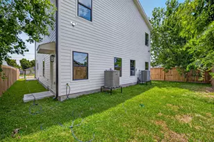 415 Neyland St, Houston, TX 77022 - Photo 41