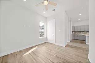 232 W 28th St, Houston, TX 77008 - Photo 3
