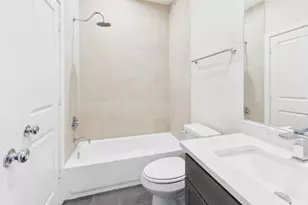 137 Eastwood St, Houston, TX 77011 - Photo 13