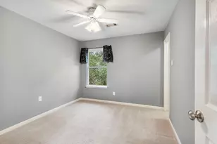 150 W Bristol Oak Cir, The Woodlands, TX 77382 - Photo 31