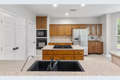 150 W Bristol Oak Circle, The Woodlands, TX 77382 - Photo 15