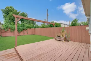 624 E 39th St, Houston, TX 77022 - Photo 33