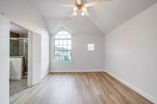 624 E 39th St, Houston, TX 77022 - Photo 21