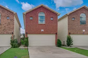 624 E 39th St, Houston, TX 77022 - Photo 3