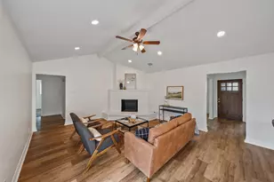 6107 Golden Forest Dr, Houston, TX 77092 - Photo 9