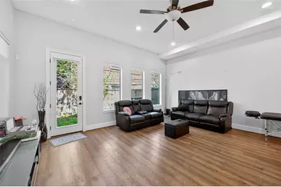 4744 Aftonshire Drive, Houston, TX 77027 - Photo 11